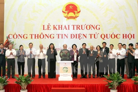 La cérémonie de mise en place du portail d'information de l'Assemblée nationale. Photo: VNA 