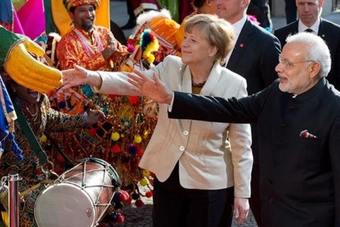 La chancelière Angela Merkel et le Premier ministre indien Narendra Modi participent à la foire de Hanovre. Source: ndr.de