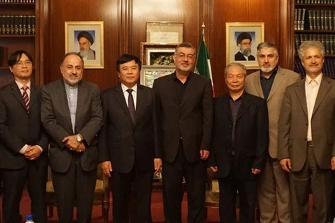 La délégation de l’Académie des sciences sociales du Vietnam en Iran. 