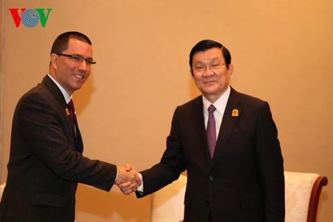 Le président vietnamien Truong Tan Sang rencontre le vice-président vénézuélien Jorge Arreaza. Photo: VOV