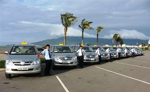 À Dà Nang (Centre), chaque chauffeur de taxi doit être un ambassadeur de sa ville auprès des touristes. Photo : VNA