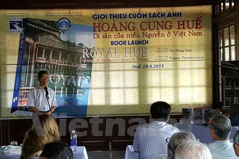 Lq publication du livre illustré intitulé "Royal Hue, heritage of the Nguyen Dynasty of Vietnam". Photo: VNA