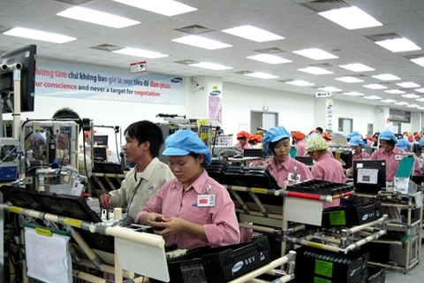 Dans une usine de Samsung Electronics Vietnam à Bac Ninh (Nord). (Source : VNA)