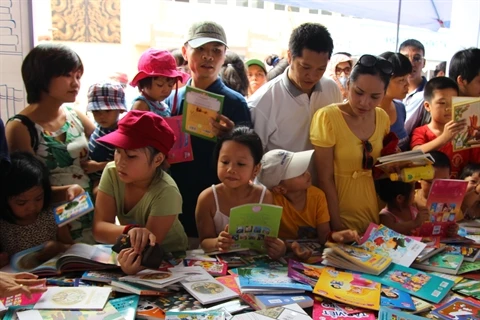 En 2014, la première édition du Books and Kids Fair a attiré 15.000 enfants et parents dans 30 stands. Photo : VNA