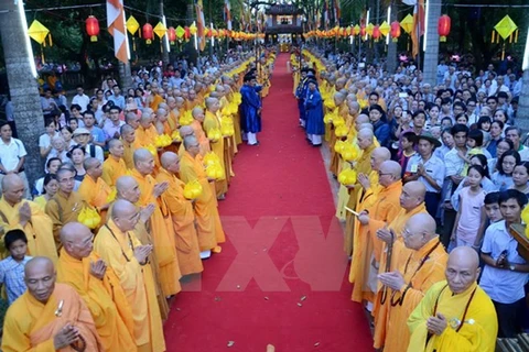 La célébration du 2556e anniversaire de la naissance de Bouddha à Thua Thien-Hue. Photo: VNA