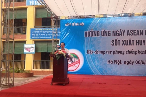 Le chef du Département de médecine préventive, Tran Dac Phu, lors du meeting en réponse à la Journée de l'ASEAN contre la dengue. Photo: internet