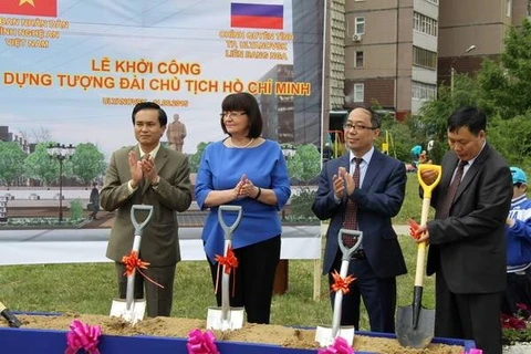 L'inauguration de la statue monumentale du Président Ho Chi Minh. (Source: Cao Cường/Vietnam+)