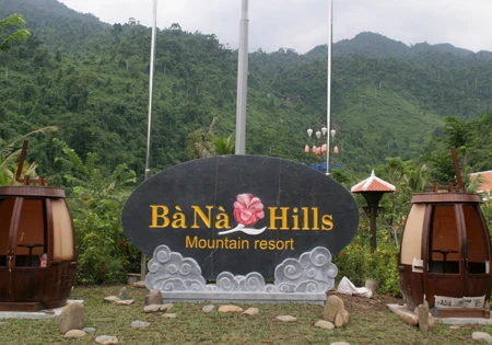 Le site touristique Bà Nà Hills. Photo : Thê Linh/VNA