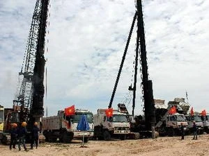 La construction d'une usine de traitement de l'eau dans la province de Binh Duong. Photo : VNA