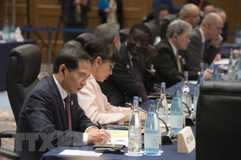 Заместитель министра иностранных дел Буй Тхань Шон принимает участие в совещании министров G20. (Фото: Дао Тхань Тунг / ВИА)