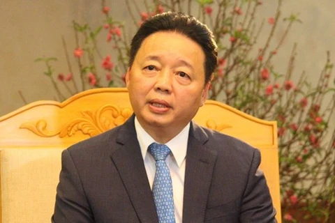 Министр природных ресурсов и экологии Чан Хонг Ха сказал, что министерство разработало политику по устранению препятствий в сфере управления землями и полезными ископаемыми, морями и островами, чтобы продолжить эффективное использование ресурсов для разви