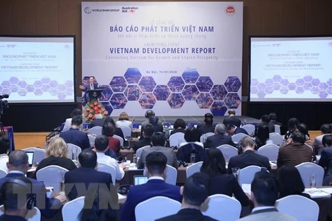 Публикация отчета “Вьетнам: Соединение цепочек добавленной стоимости для повышения конкурентоспособности торговли” Всемирного банка. (Фото: ВИА)