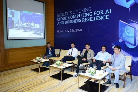 Онлайн-семинар о преимуществах применения облачных вычислений для ИИ и восстановления бизнеса. (Фото: Интернет-ассоциация Вьетнама)