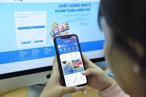 Многие покупатели начинают делать покупки в Интернете. (Фото: Сотрудник/Vietnam +)