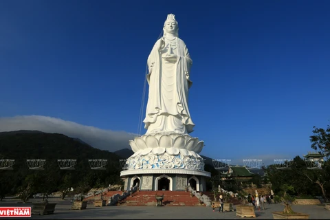 Линь Унг ты - единственное место из трех одноименных пагод, где находится самая высокая статуя Будды Куан Ам во Вьетнаме. (Фото: ИЖВ)