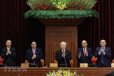 Генеральный секретарь ЦК КПВ и президент страны Нгуен Фу Чонг выступает на Пленуме. (Фото: ВИА)