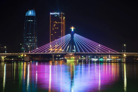 Мост через реку Хан в Дананге. (Фото: ВИА)