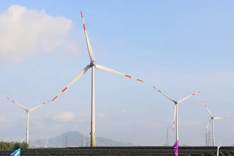Ферма ветровой энергии Чунгнам была открыта в уезде Тхуанбак (провинция Ниньтхуан). (Источник: ВИА)