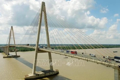 Мост Ратьмиеу соединяет Тиенжанг с Бенче и восточными прибрежными провинциями дельты Меконга. (Фото: ВИА)