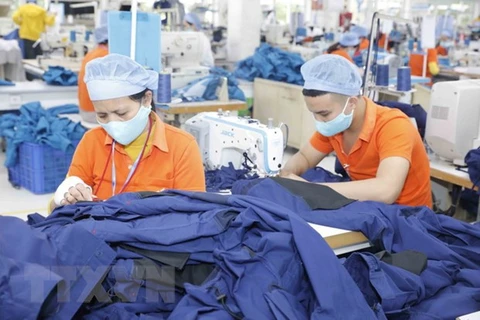 Производство товаров на экспорт на японский рынок в компании Hung Viet Garment Company, район Йенмай, провинция Хынг-йен. (Фото: Чан Виет / ВИА)