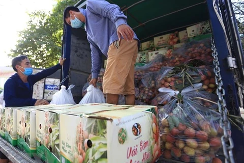 Многие предприятия и супермаркеты присоединились к продвижению потребления личи. (Фото: Vietnam+)