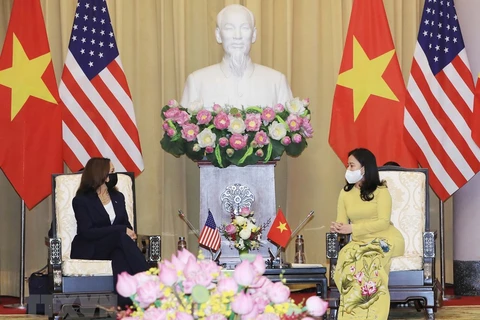 Вице-президент Во Тхи Ань Суан приняла вице-президента США Камалу Харрис. (Фото: Чонг Дык/ВИА)