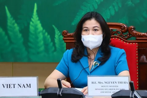 На форуме выступила заместитель министра труда, инвалидов и социальных дел Нгуен Тхи Ха. (Фото: PV / Vietnam+)