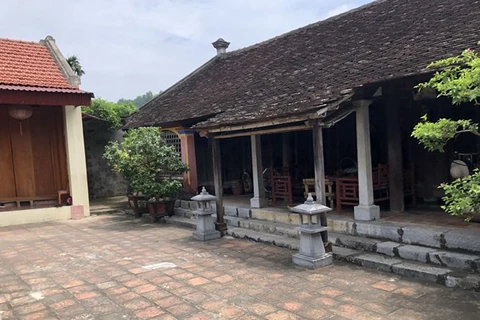 Старый дом семьи г-на Лыонг Чонг Зуэ до сих пор относительно невредим и был классифицирован как провинциальная архитектурная и художественная реликвия. (Источник: Газета Tintuc)