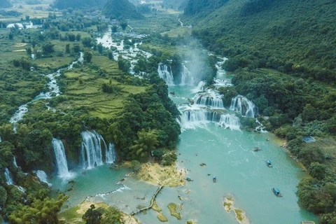 Водопад Банжок состоит из множества небольших водопадов. (Фото: ВИА)