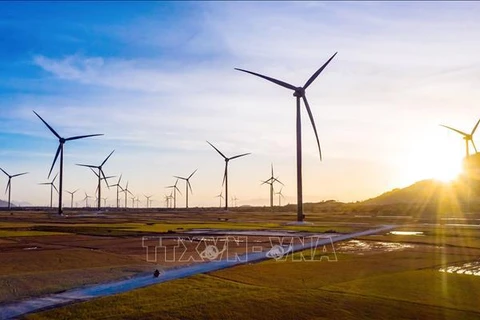 Комплекс возобновляемых источников энергии, инвестируемый группой Чунгнам (Trung Nam) в уезде Тхуанбак (пров. Ниньтхуан). (Фото: ВИА)