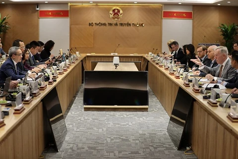 В Министерстве информации и коммуникаций состоялась встреча с Деловым советом США-АСЕАН (USABC). (Фото: корреспондент Vietnam+)