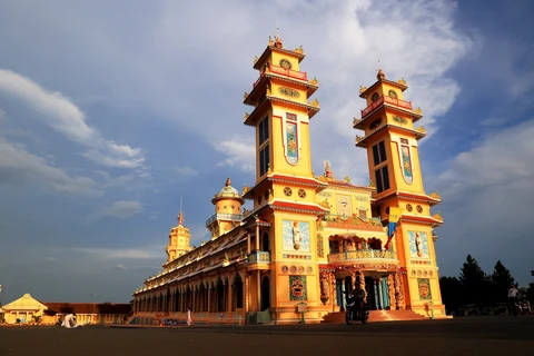 Церковь Святой Престол Тэйнинь, шедевр вьетнамской религиозной архитектуры, отражает гармонию многих основных религий мира. (Фото: ВИА)