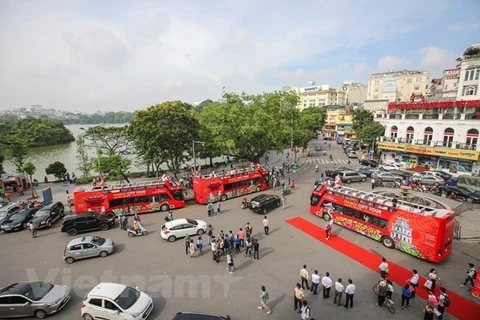 Туристы в Старом квартале Ханоя. (Фото: корреспондент Vietnam+)