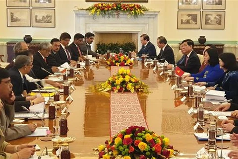 Вице-президент Данг Тхи Нгок Тхинь ведет переговоры с вице-президентом Индии Венкайей Найду. (Фото: Хай Ле/ВИА)