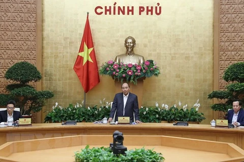 Премьер-министр Нгуен Суан Фук выступает на заседании. (Фото: Тхонг Нят/ВИА)