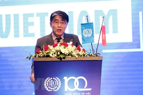 Директор Международной организации труда (МОТ) во Вьетнаме Чан Хи Ли (Chang-Hee Lee) выступает на форуме Труда в 2019 году. (Фото: Ань Туан/ВИА)