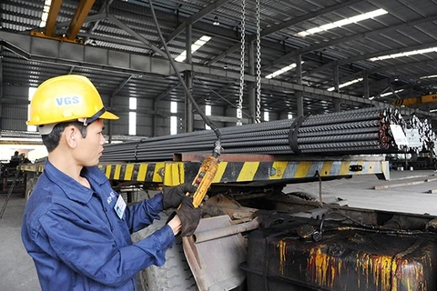 Производство стали на вьетнамско-германском заводе в провинции Виньфук. (Фото: Виет Хунг)