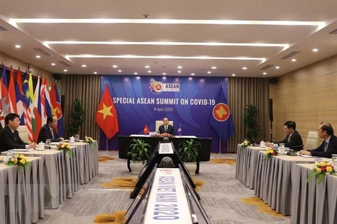 Премьер-министр Нгуен Суан Фук выступает на специальном саммите АСЕАН (Источник: ВИА)