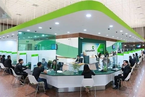 Операции во Vietcombank (Фото: ВИА) 