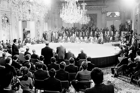 Церемония подписания Парижского соглашения 27 января 1973 года в Центре международных конференций в Париже (Франция). (Фото: Ван Луонг /ВНА)