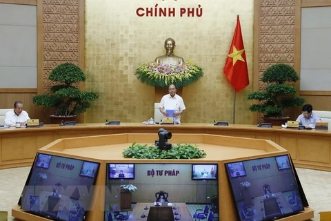 Премьер-министр Нгуен Суан Фук выступает на заседании (Фото: ВИА)