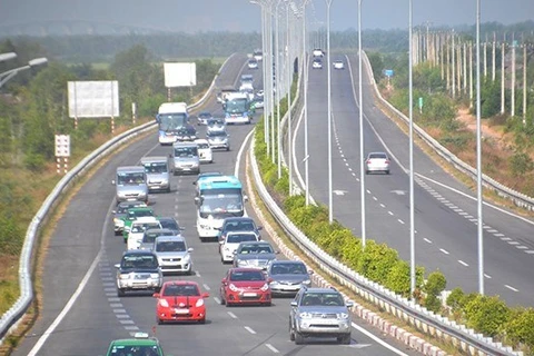 Скоростная автомагистраль Хошимин-Лонгтхань-Заужай, как ожидается, будет расширена до 10-12 полос. (Фото: baodongnai.com.vn)