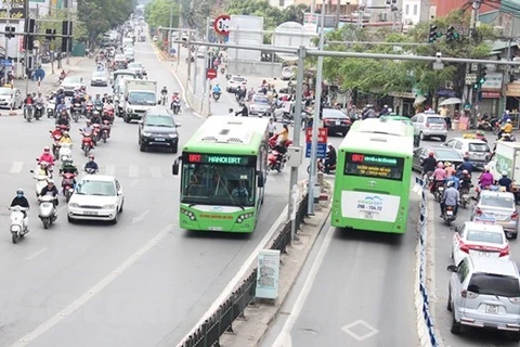 Автобусы-экспрес (BRT) в Ханое. (Фото: Тхи Уень/Vietnam+)