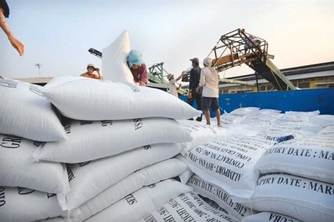 Объем экспорта риса во Вьетнаме за первые 5 месяцев этого года вырос на 12% и составил 3,09 млн. Тонн. (Фото: anninhthudo.vn)