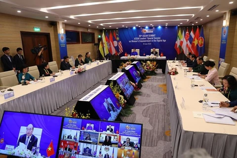 Обзор специальной сессии лидеров АСЕАН на 36-м саммите АСЕАН по расширению прав и возможностей женщин в цифровую эпоху 26 июня. (Фото: ВИА)