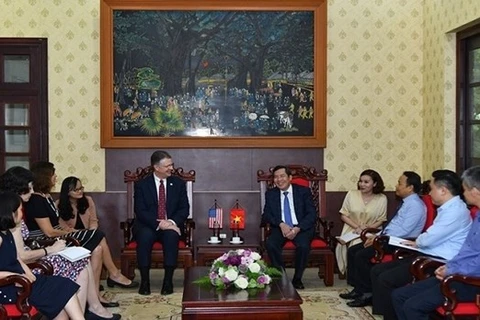 На встрече (Фото: Nhandan.com.vn)