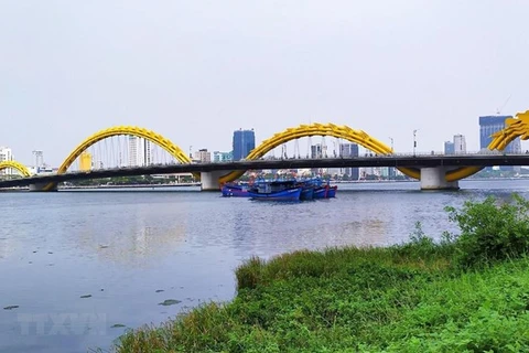 Вид на Мост Дракона, символ Дананга (Фото: ВНА)