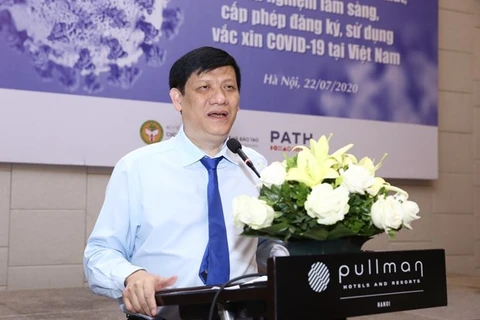 Исполняющий обязанности министра здравоохранения Нгуен Тхан Лонг выступает на мероприятии (Фото: ВИА)