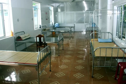 Размещение мест в карантинной зоне больницы Тхангхоа в районе Тханьбинь, провинция Куангнам (Фото: ВИА)