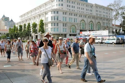 Иностранные туристы в Хошимине (Источник: cafebiz.vn)